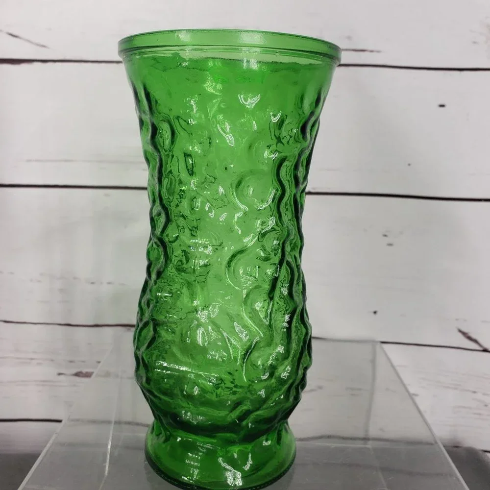 Vintage 1960s Hoosier Green Crinkle‎ Glass Vase 8 3/4
